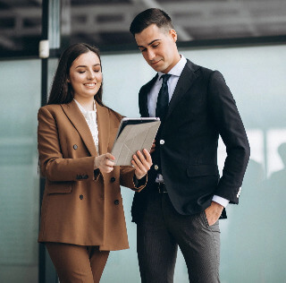 business consultants working on it consulting services